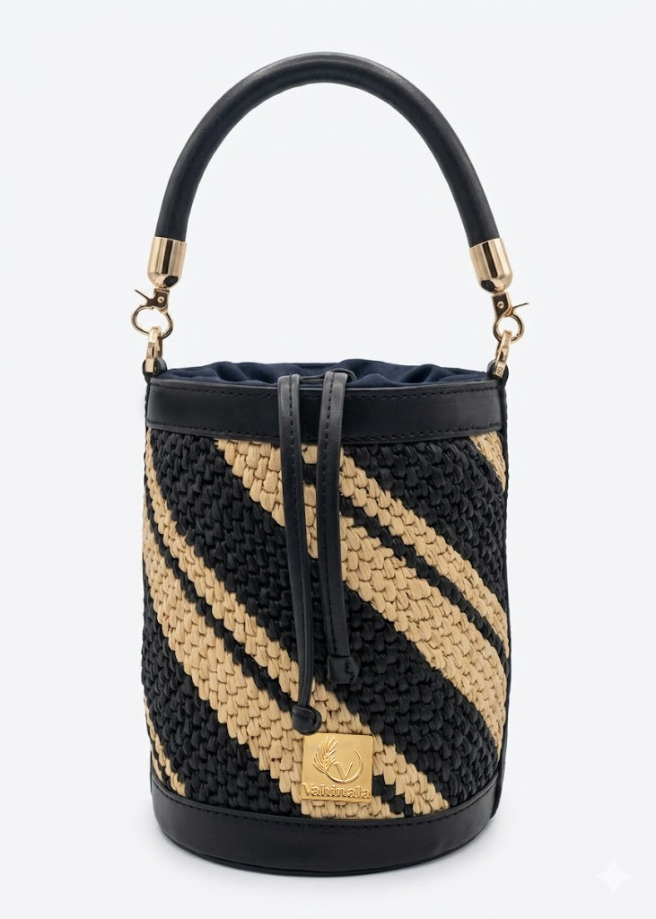 Sac seau Aina en raphia et cuir à lacet coulissant