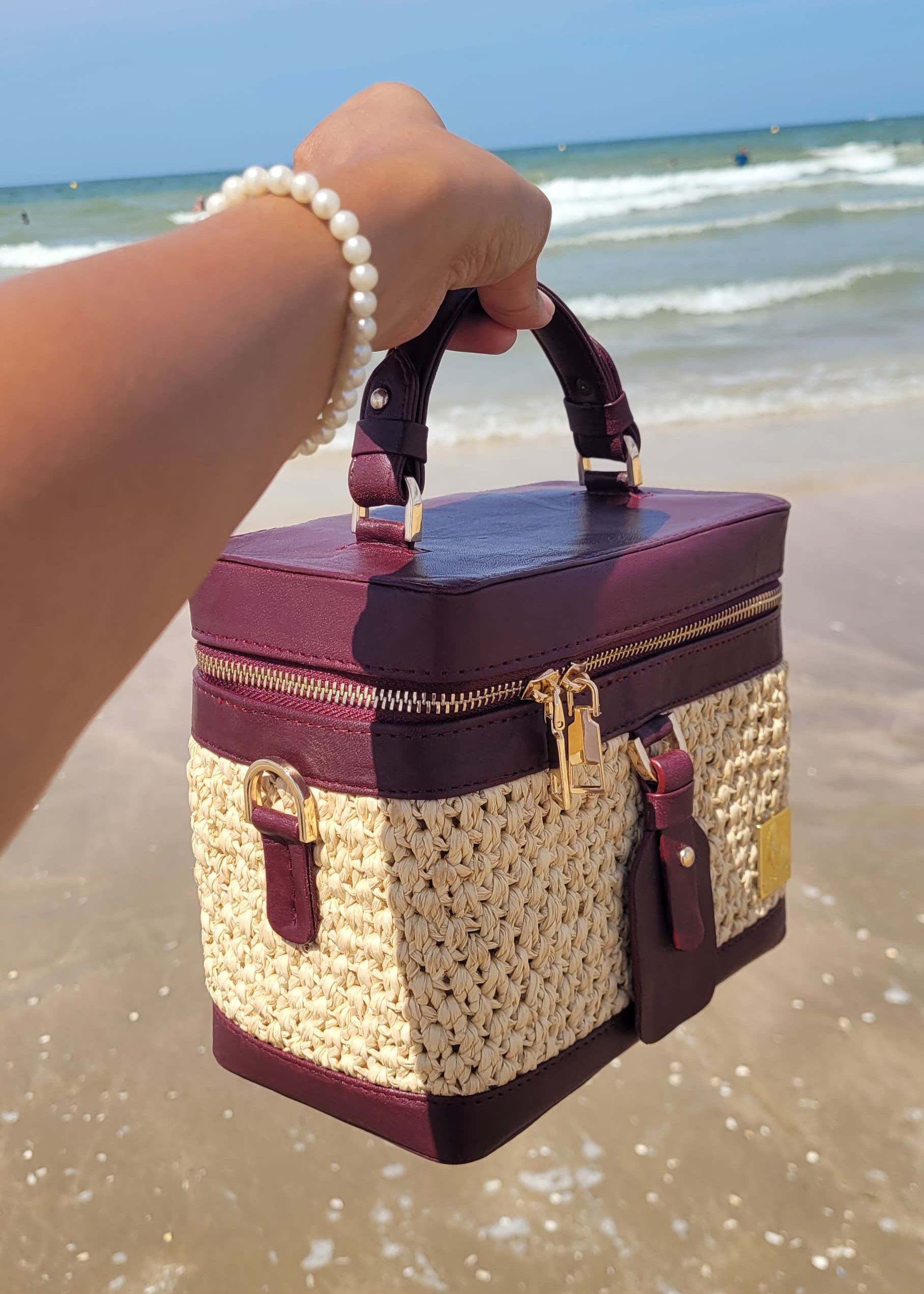 Vanity bag Liana en raphia naturel et en cuir bordeaux