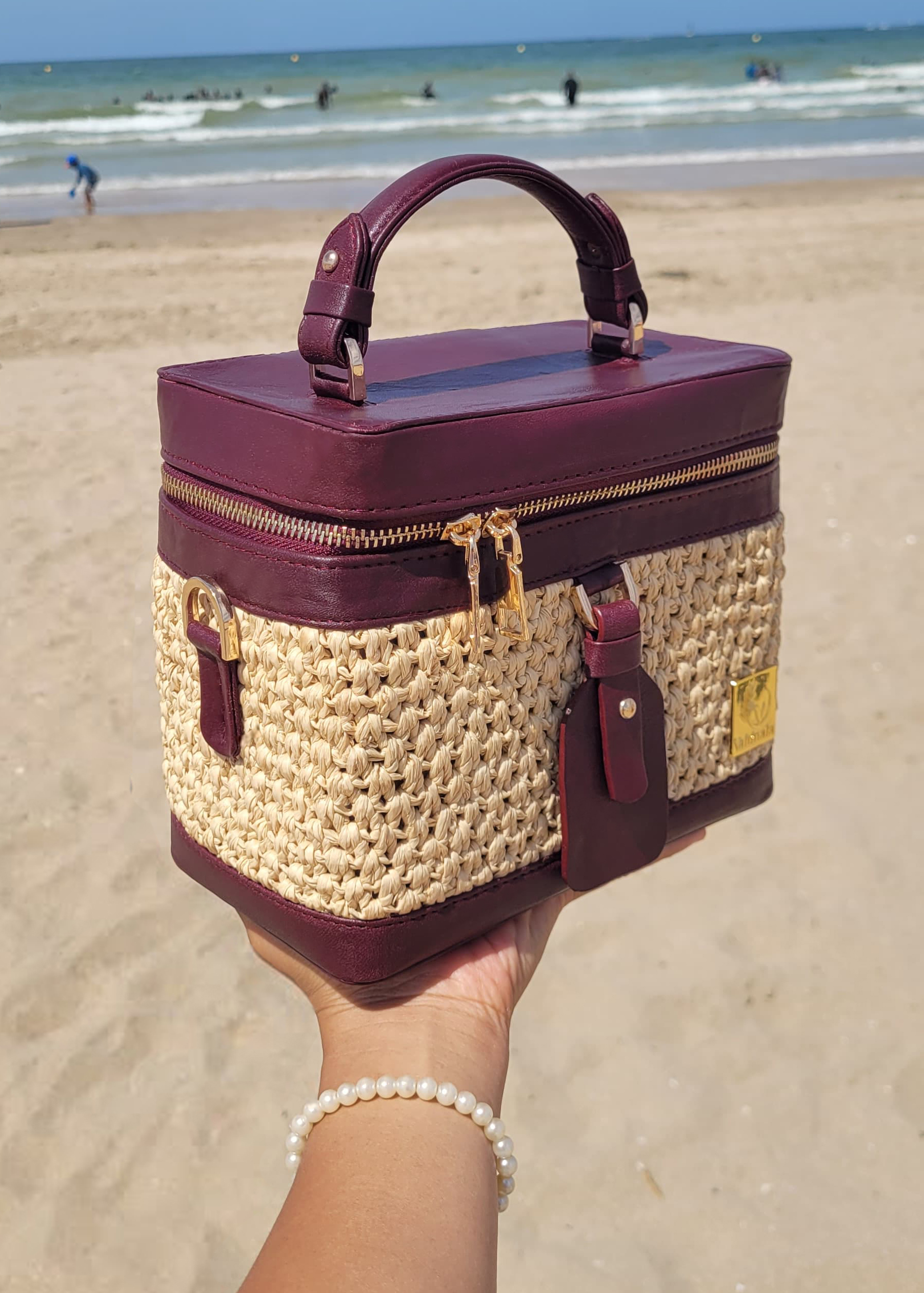 Vanity bag Liana en raphia naturel et en cuir bordeaux