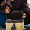 Vanity bag Liana marron foncé Vanity bag en raphia et cuir Liana