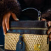 Vanity bag Liana marron clair Vanity bag en raphia et cuir Liana