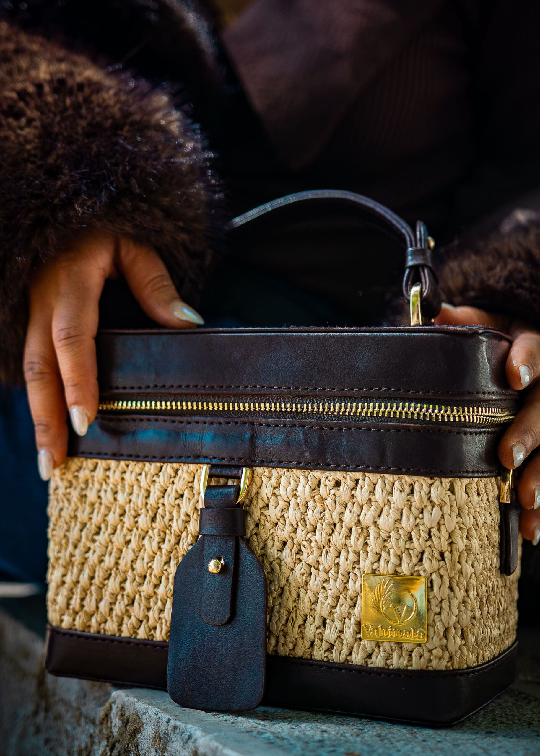 Vanity bag Liana marron clair Vanity bag en raphia et cuir Liana